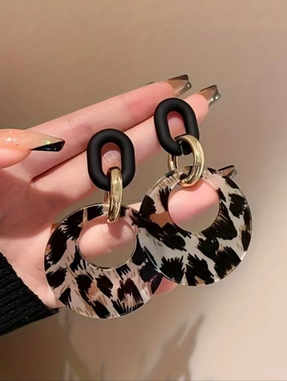 NEW! Classy Leopard Print Gold & Acrylic Hoop Drop Post Earrings - Black & Cream